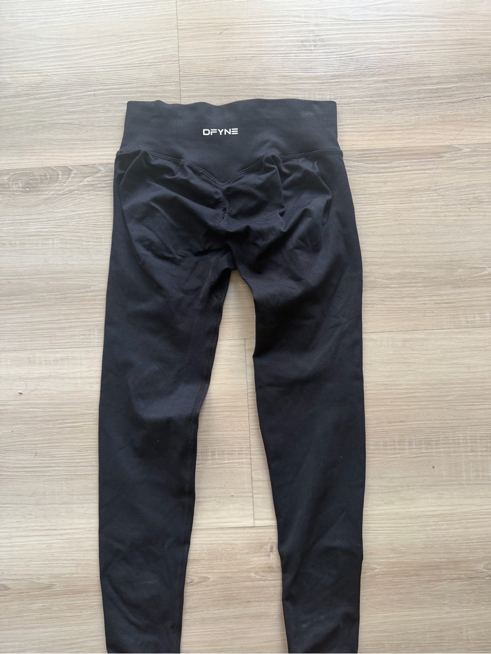 DFYNE Women's Black High-Rise Performance Leggings